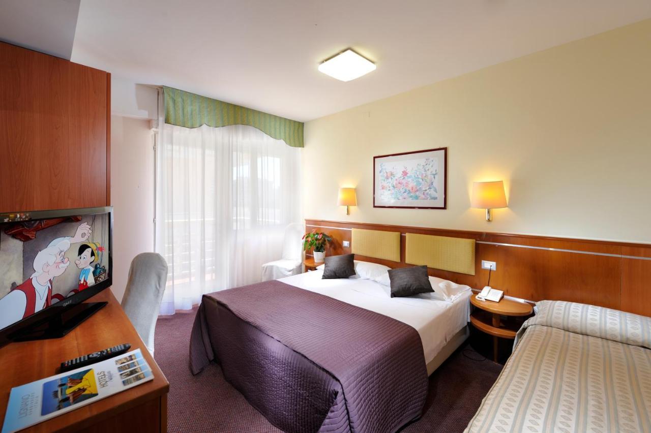 Hotel Eros Lignano Sabbiadoro Exterior photo