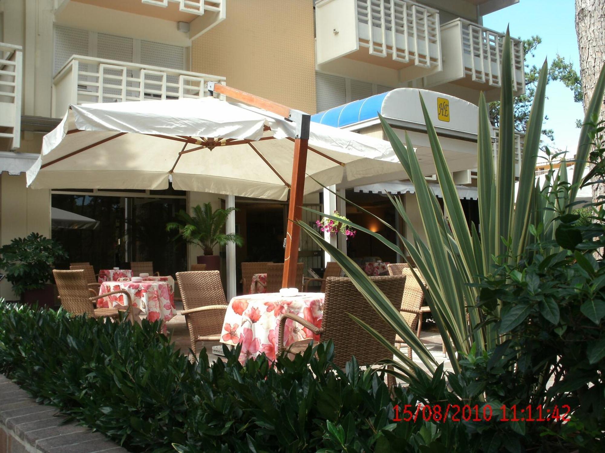 Hotel Eros Lignano Sabbiadoro Exterior photo