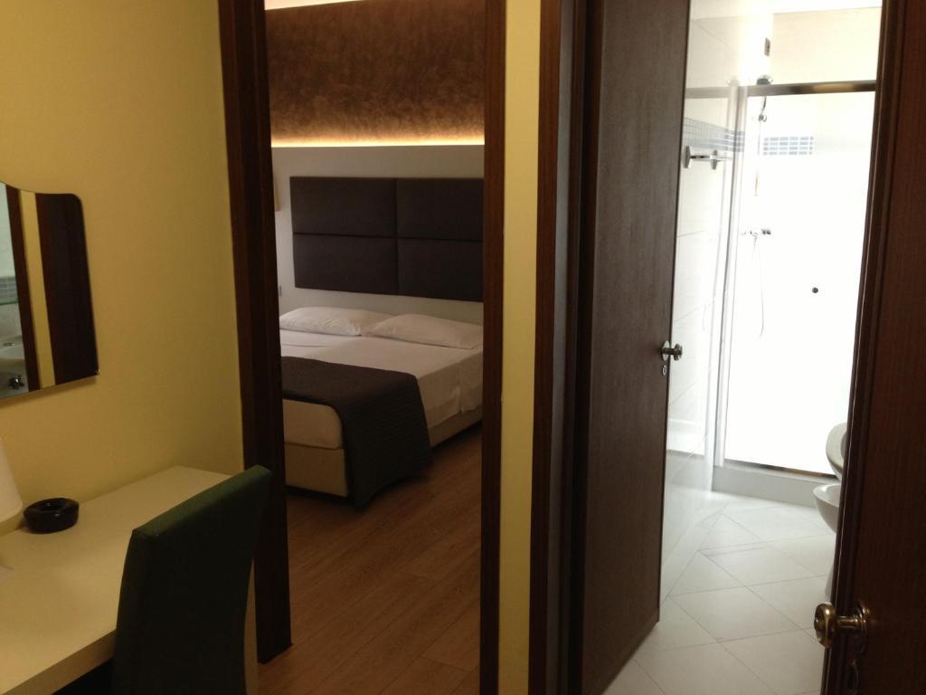 Hotel Eros Lignano Sabbiadoro Room photo